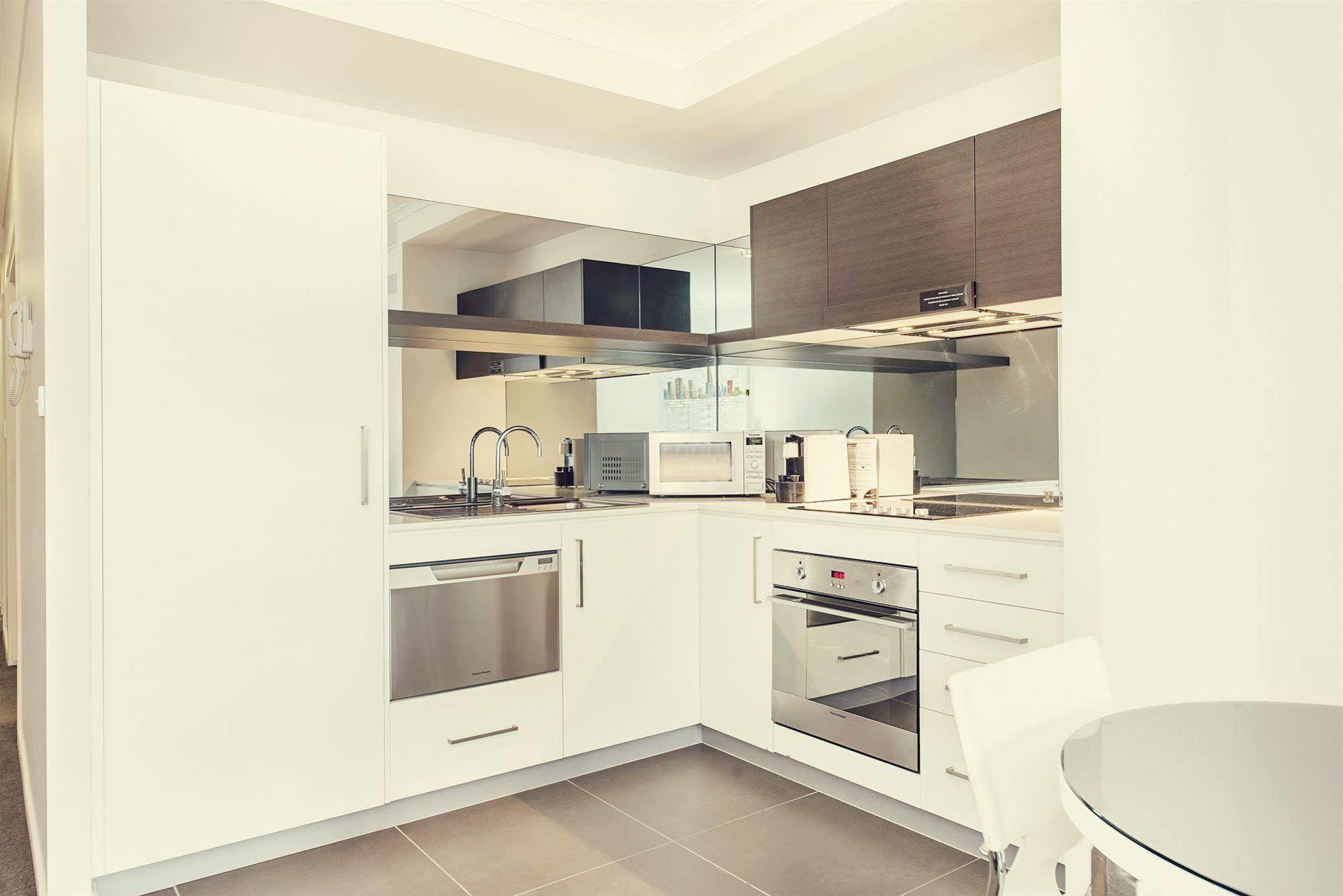 Abode Tuggeranong Aparthotel Κανμπέρα Εξωτερικό φωτογραφία