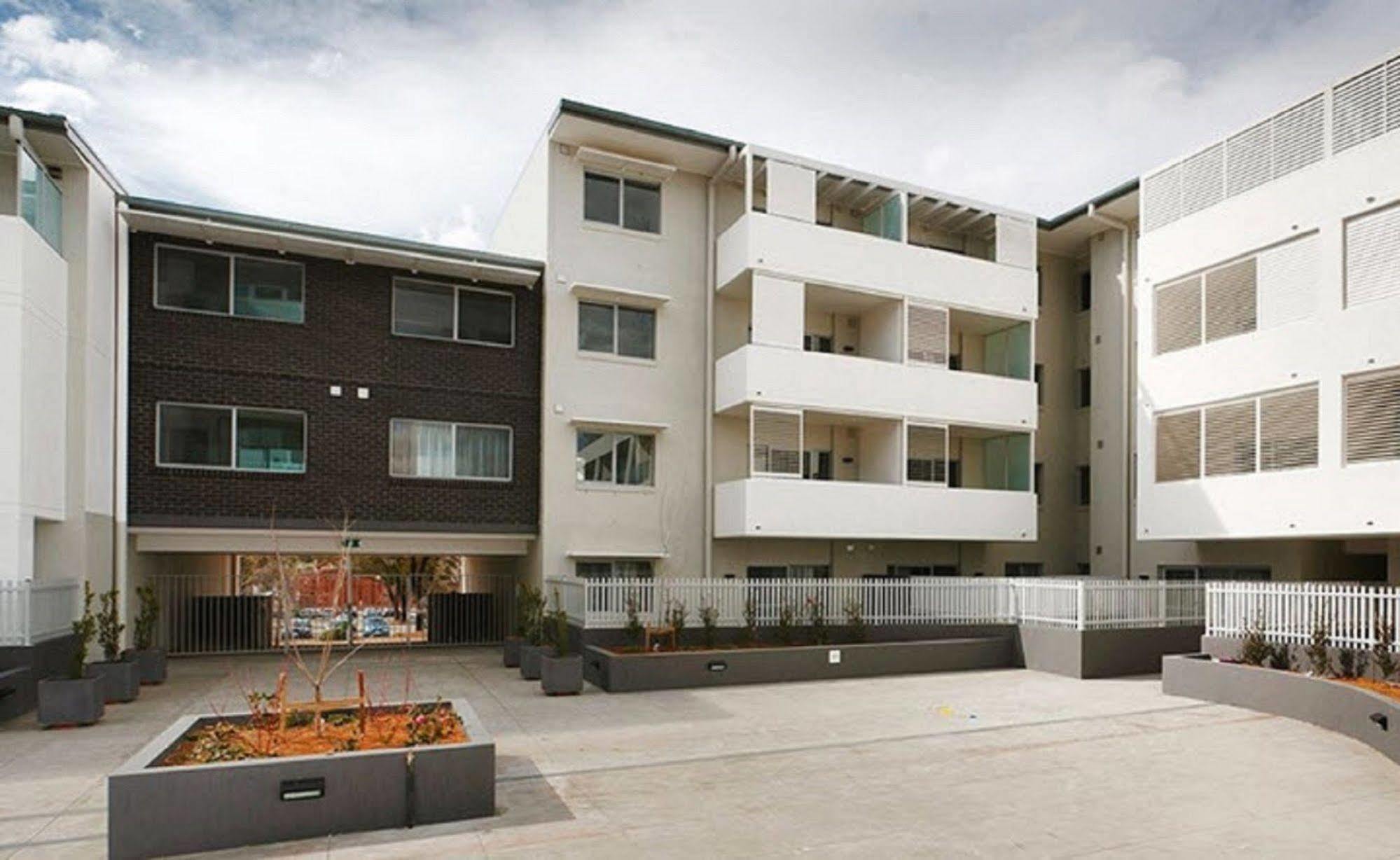 Abode Tuggeranong Aparthotel Κανμπέρα Εξωτερικό φωτογραφία